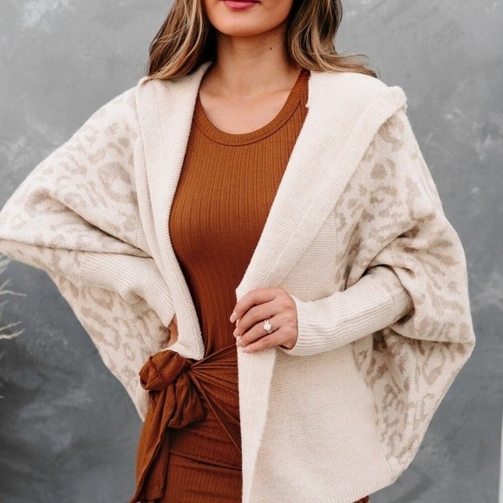 Main Strip For Comfort’s Sake Hooded Leopard Cardigan in Taupe S NWT